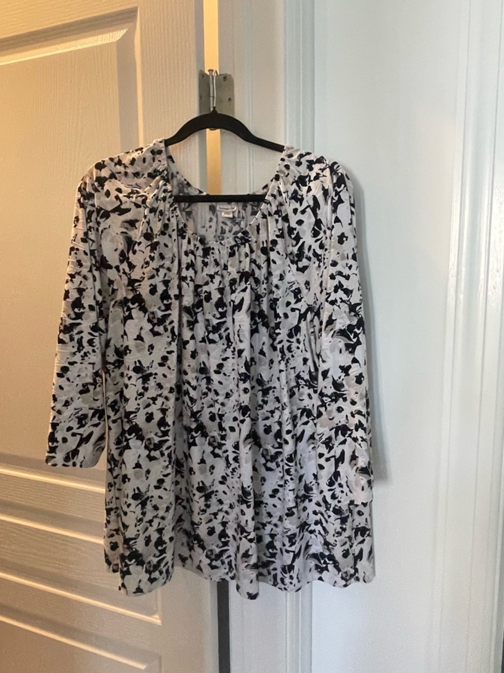 Croft & Barrow Black and White Floral Print 2X Top